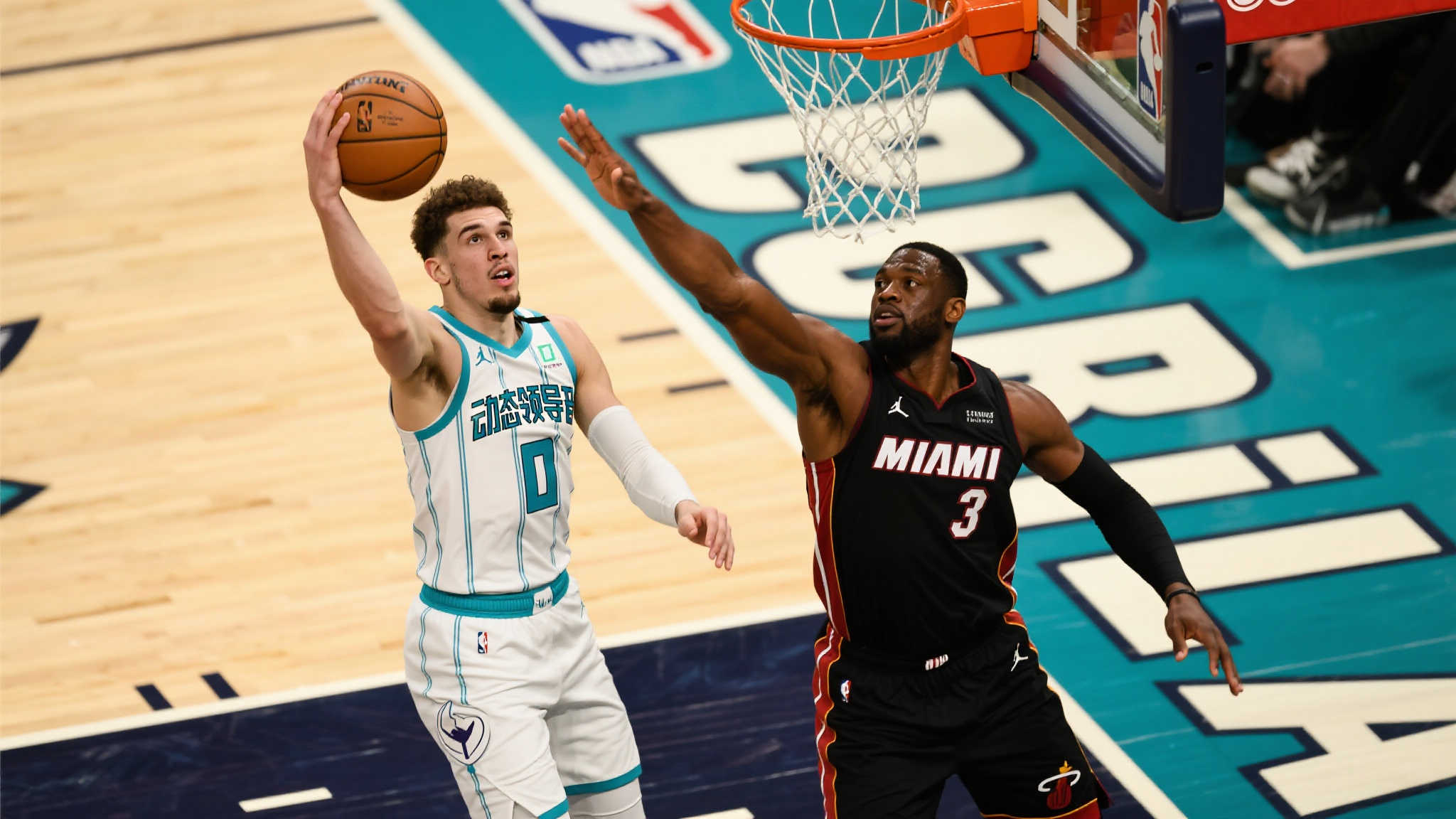 亚历山大俄城圆梦:爆砍29分,斩获MVP荣耀! 亚历山大俄城圆梦:爆砍29分,斩获MVP荣耀!